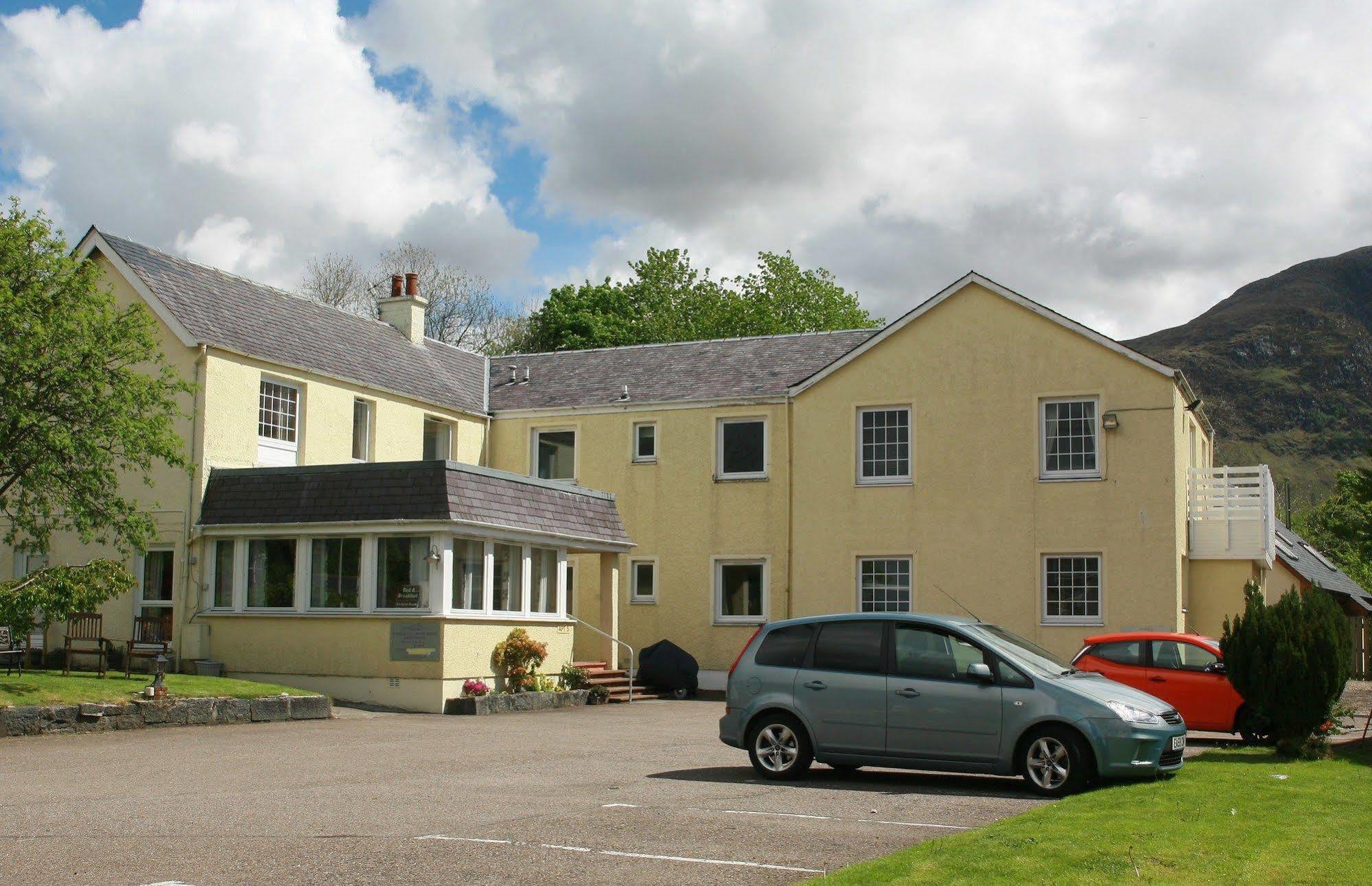 Glenlochy Nevis Bridge Apartments Форт-Вільям Екстер'єр фото